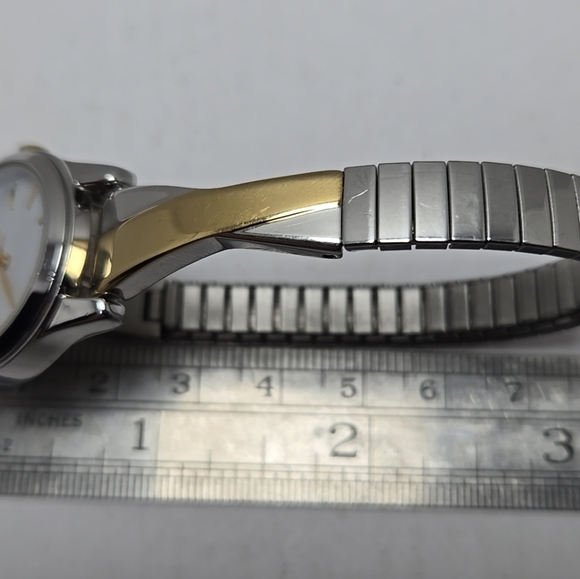 Womens Timex Watch 25mm Gold Silver Tone Round Stretch TW2R98600 New Battery - Picture 9 of 10